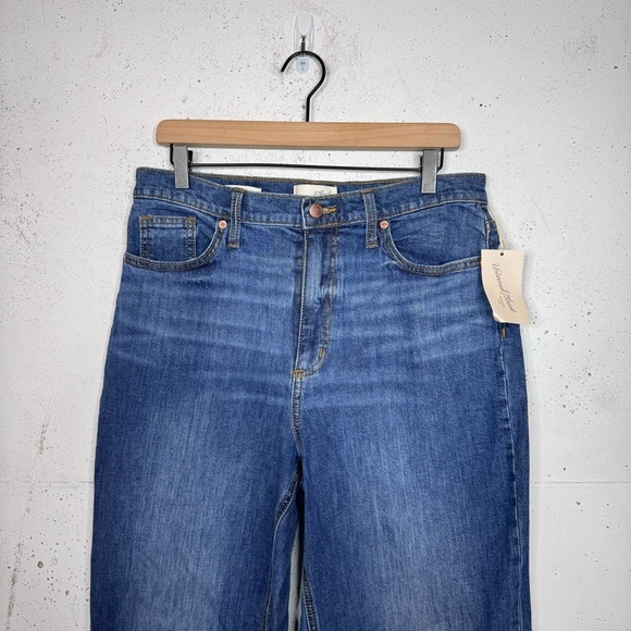 Universals Threads Vintage Straight Distressed Mom Jeans Size 10 - Picture 2 of 9